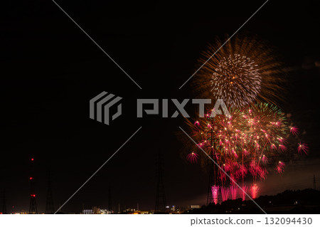 Scenes from the Atsumi Peninsula Fireworks Festival in Tahara City (Aichi Prefecture) Scenes from the Atsumi Peninsula Fireworks Festival in Tahara City (Aichi Prefecture) 132094430