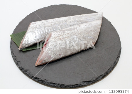 Sliced fish fillet 132095574