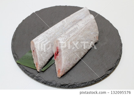 Sliced fish fillet 132095576