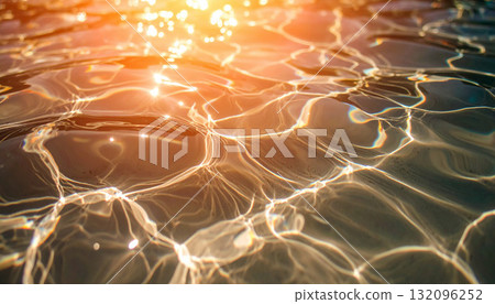 夕陽西下，溫暖的光芒灑滿水面，這幅抽象畫作令人心曠神怡，令人心曠神怡。 132096252