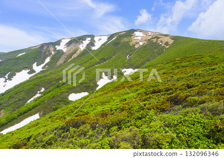 Mount Kurikoma in June 132096346