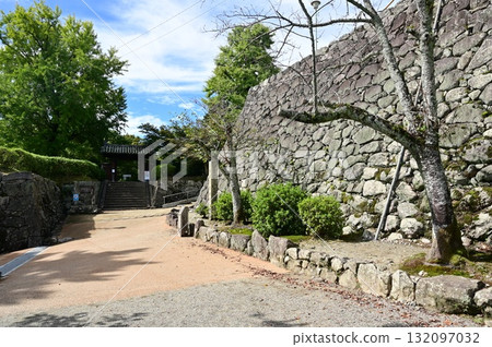 Matsusaka Castle (Mie Prefecture) Sakurashokaku Relaxation Center and Stone Walls Matsusaka Castle (Mie Prefecture) Sakurashokaku Relaxation Center and Stone Walls 132097032