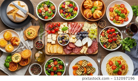 Inspirasi Sarapan Lezat dan Bergizi dengan Roti, Pancake, dan Buah Segar 132097196