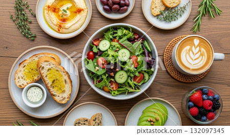 Inspirasi Sarapan Lezat dan Bergizi dengan Roti, Pancake, dan Buah Segar 132097345