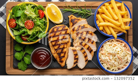 Inspirasi Sarapan Lezat dan Bergizi dengan Roti, Pancake, dan Buah Segar 132097352