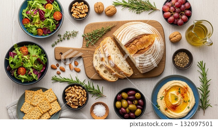 Inspirasi Sarapan Lezat dan Bergizi dengan Roti, Pancake, dan Buah Segar Inspirasi Sarapan Lezat dan Bergizi dengan Roti, Pancake, dan Buah Segar 132097501