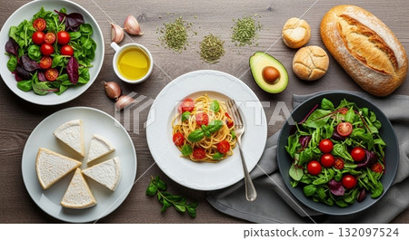 Inspirasi Sarapan Lezat dan Bergizi dengan Roti, Pancake, dan Buah Segar 132097524