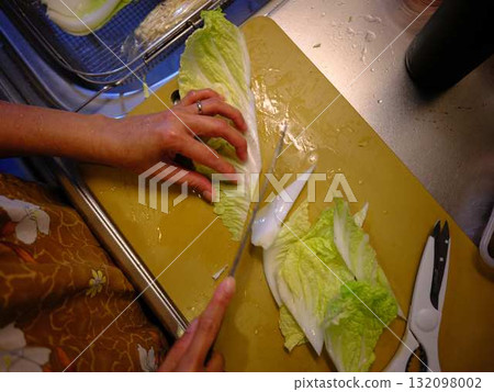 Kitchen cooking vegetables cutting woman hand tags 132098002
