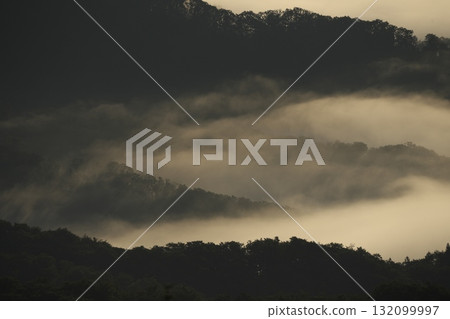 Hiruzen Plateau and sea of clouds on an autumn morning in Okayama Prefecture 132099997