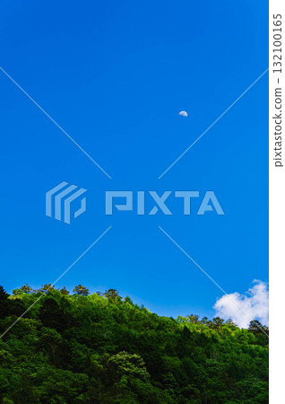 Fresh green mountain and blue sky Fresh green mountain and blue sky 132100165