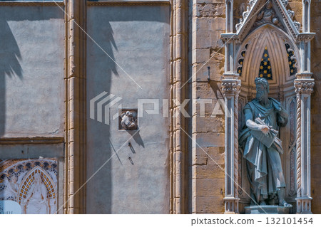 Florence Cathedral Facade 132101454