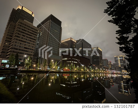 皇宮廣場的夜景 皇宮廣場的夜景 132101787