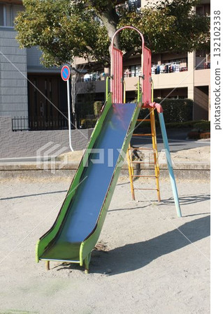 A slide installed at Komiyayama Park in Myoden, Ichikawa City A slide installed at Komiyayama Park in Myoden, Ichikawa City 132102338