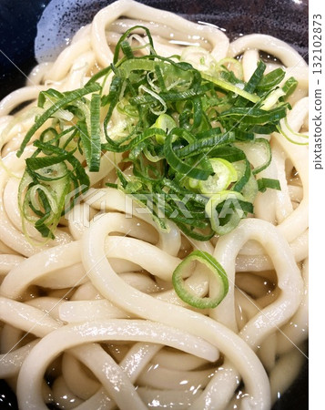 "Kake udon" to eat at the food court "Kake udon" to eat at the food court 132102873