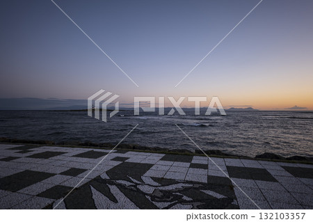 清晨的大間岬景色*青森縣大間町 132103357