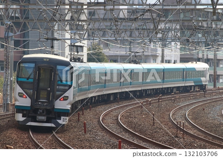 E257系列車在「舞女號」特快列車上投入運行(埼玉縣川口市) E257系列車在「舞女號」特快列車上投入運行(埼玉縣川口市) 132103706