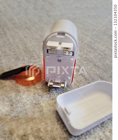 Lint Remover Battery Compartment Open Back View 132104350