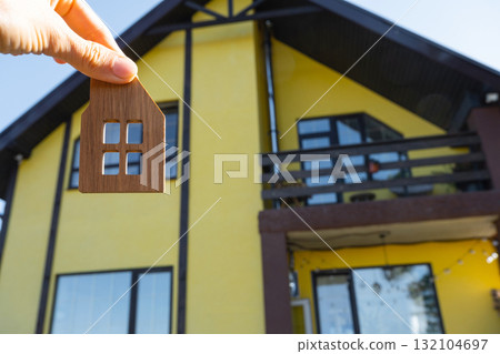 Key to house with tiny home in hands of owner near the cottage - sale, relocation, booking, cottage project, mortgage, housing and real estate insurance. 132104697