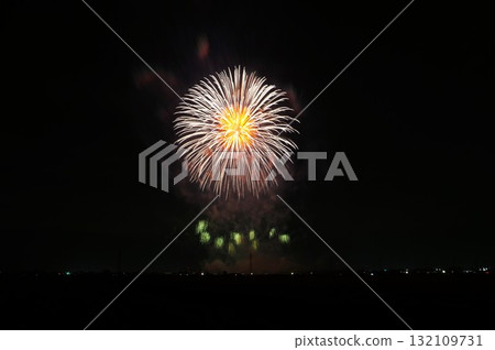 築西市煙火大會的場景照亮了夜空 132109731