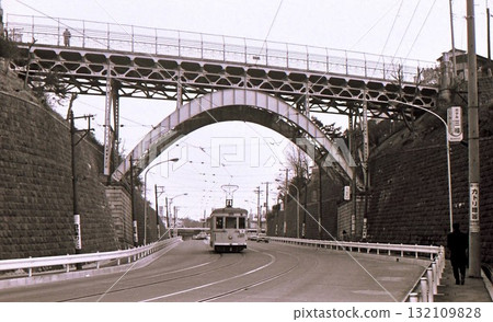1971: The day Yokohama City Tram Line 3 was abolished. Yamamotocho, Yokohama City, Kanagawa Prefecture. Archived photo. 132109828