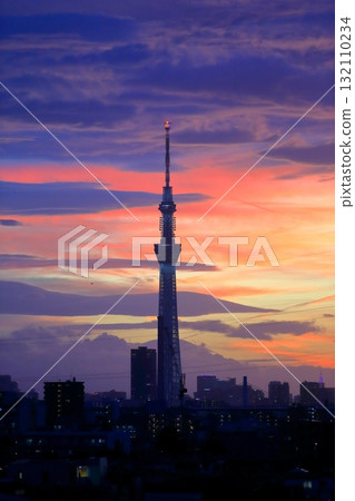 Tokyo Sky Tree and Sunset Sky Tokyo Sky Tree and Sunset Sky 132110234