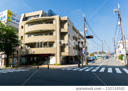 東京都多摩市關戶 精石櫻丘站前 櫻通與明神橋通交叉口 132110502