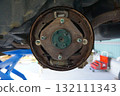 1974 S30 Fairlady Z genuine rear brakes. Rear drum brakes under disassembly and maintenance. 132111343