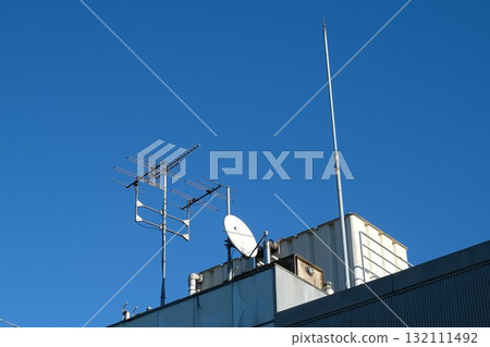 拋物面天線與八木天線 132111492