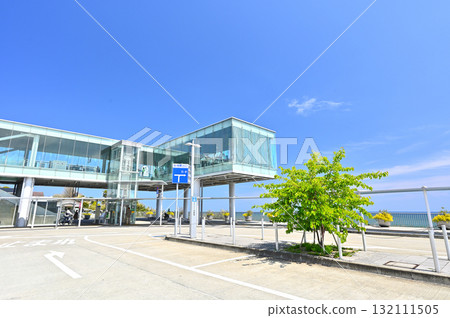 清爽的海濱日立站和廣闊的藍天 清爽的海濱日立站和廣闊的藍天 132111505