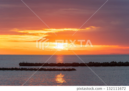 伊豆半島松崎町的海上日落 伊豆半島松崎町的海上日落 132111672