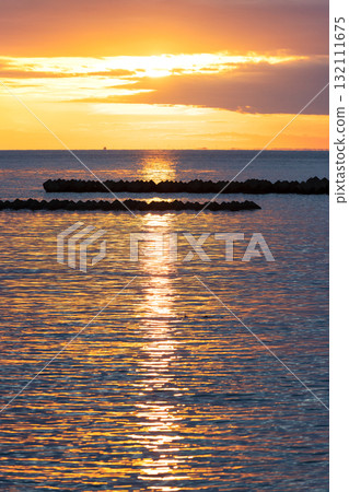 Sunset at the sea in Matsuzaki Town on the Izu Peninsula 132111675