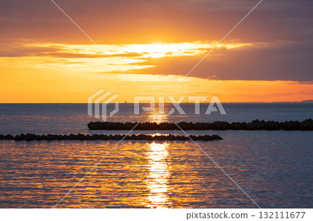 伊豆半島松崎町的海上日落 132111677