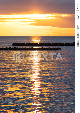 伊豆半島松崎町的海上日落 132111678
