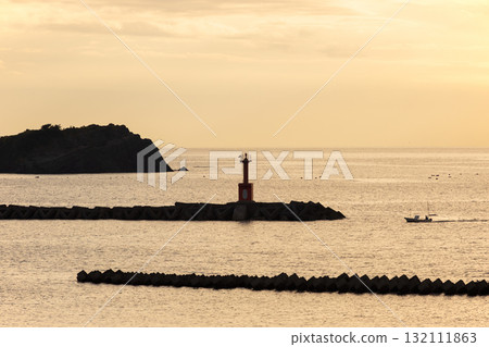 伊豆半島松崎町的傍晚海景 伊豆半島松崎町的傍晚海景 132111863