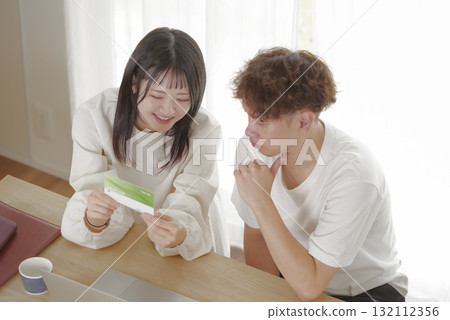 A young couple discussing their future finances 132112356