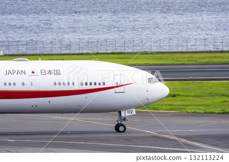 羽田機場的秋天，政府飛機滑行，東京大田區 132113224