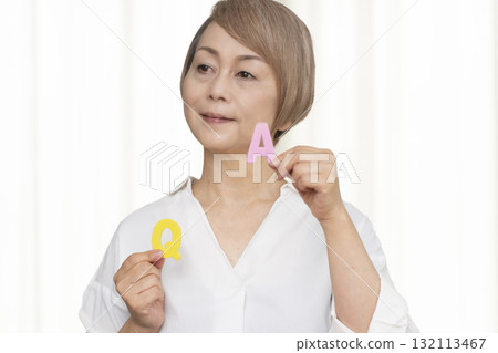 Q and A Senior Woman 132113467