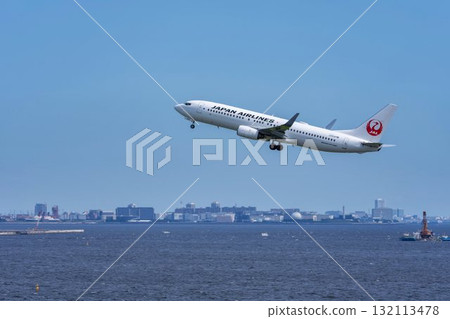 羽田機場風景,飛機起飛,東京大田區 羽田機場風景,飛機起飛,東京大田區 132113478