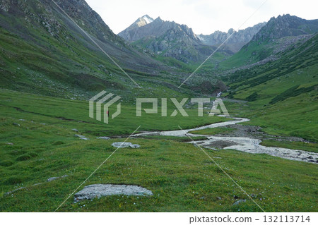 吉爾吉斯_卡拉科爾峽谷-特萊蒂山口 132113714