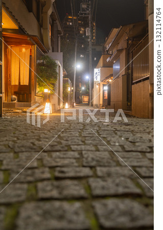 Tokyo: Kagurazaka Hide-and-Seek Alley 132114764