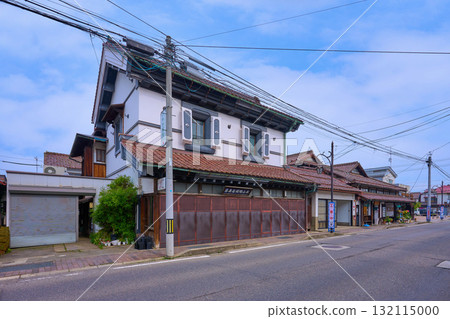 Old buildings along Prefectural Route 59 in Nanukamachi, Aizuwakamatsu City, Fukushima Prefecture Old buildings along Prefectural Route 59 in Nanukamachi, Aizuwakamatsu City, Fukushima Prefecture 132115000