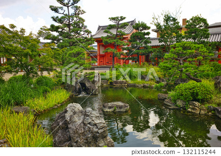 The majestic and stately scene of Sanjusangendo The majestic and stately scene of Sanjusangendo 132115244