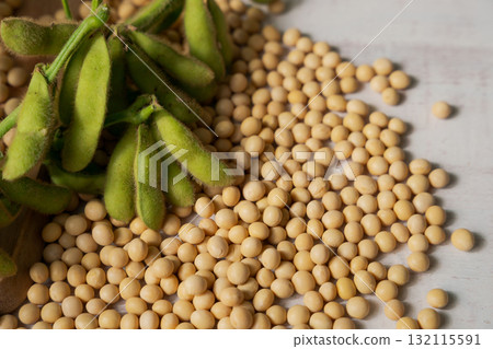 Soybeans and edamame Soybeans and edamame 132115591