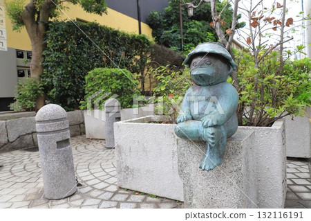 東京杉併區高圓寺南桃園川綠道上的 Pakka 雕像 東京杉併區高圓寺南桃園川綠道上的 Pakka 雕像 132116191