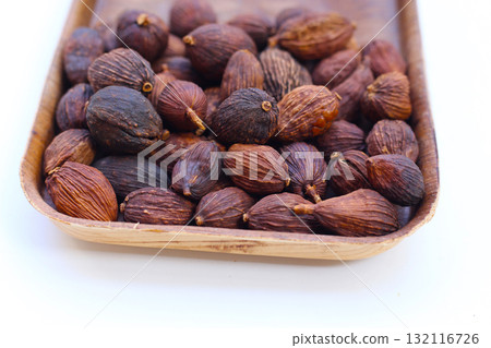 Dried Black Cardamom or Greater Cardamom 132116726
