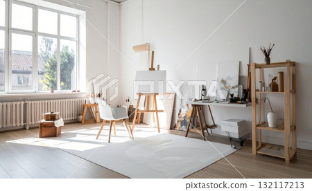 光線充足的工作室：白色畫布與藝術空間 132117213