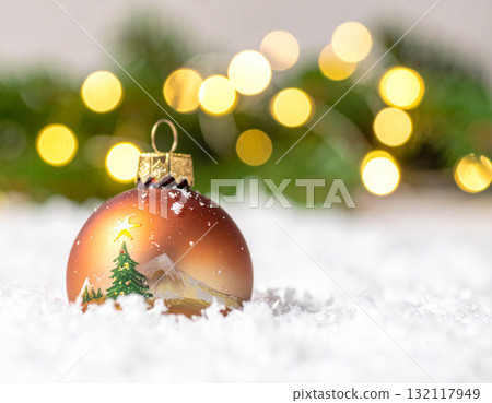 [Christmas Material] Sparkling bokeh and Christmas tree decorations 132117949