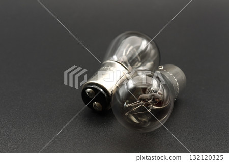 Automotive light bulbs 132120325