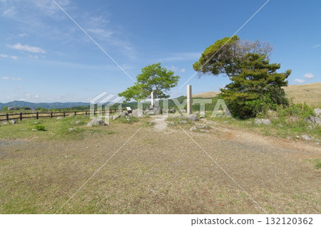 Akiyoshidai, Wakatakeyama summit 132120362