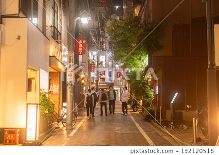Tokyo: Bustling Kagurazaka nightscape Tokyo: Bustling Kagurazaka nightscape 132120518